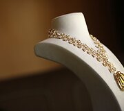 Brangiausias pasaulyje vėrinys su geltonuoju deimantu