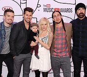 Grupė &bdquo;Walk Off The Earth&ldquo;: Joelis Cassady, Ryanas Marshallas, Sarah Blackwood, Gianni Luminati ir Mike'as Tayleris
