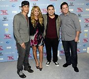 Teisėja Paulina Rubio su savo mokiniais Carlito Olivero, Carlosu Guevara ir Timu Olstadu