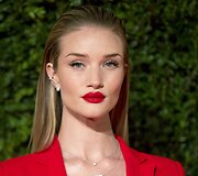 Manekenė Rosie Huntington-Whitley
