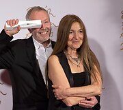 Žurnalo &bdquo;i-D&ldquo; įkūrėjai Terry ir Tricia Jonesai pelnė apdovanojimą už i&scaron;skirtinius pasiekimus