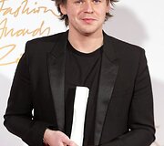 Dizaineris Christopheris Kane'as pelnė Geriausio moteri&scaron;kų drabužių dizainerio apdovanojimą