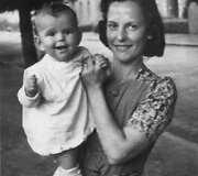 &Scaron;vedijos karalienė Silvia su mama