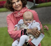 &Scaron;vedijos karalienė Silvia su anūke Estelle