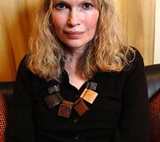 Mia Farrow &scaron;venčia 69-ąjį gimtadienį