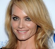 Amber Valletta &scaron;venčia 40-ąjį gimtadienį
