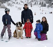 Danijos karali&scaron;koji &scaron;eima: princas Frederikas ir princesė Mary su vaikais Christianu, Josephine ir Vincentu
