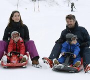 Danijos karali&scaron;koji &scaron;eima: princas Frederikas ir princesė Mary su vaikais Josephine ir Vincentu