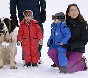Danijos princesė Mary su dukra princese Josephine ir sūnumi princu Vincentu