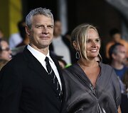 Režisierius Neilas Burgeris su žmona Diana Kellogg