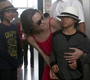Prie&scaron; septynerius metus Angelina Jolie įsivaikino trečią įvaikį Paxą (nuotraukoje de&scaron;inėje)