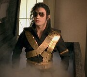 Michaelo Jacksono klonas Lady Gagos dainos &bdquo;G.U.Y.&ldquo; vaizdo klipe