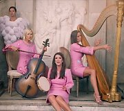 Realybės &scaron;ou &bdquo;Real Housewives of Beverly Hills&ldquo; dalyvės Lady Gaga dainos &bdquo;G.U.Y.&ldquo; vaizdo klipe