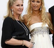 Paris Hilton su mama Kathy