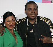 Dainininkas Seanas Kingstonas su mama Janice