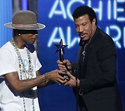 Pharrellas Williamsas ir Lionelis Richie