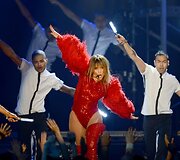 Jennifer Lopez 2013-aisiais