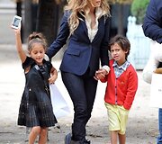 Jennifer Lopez su dvyniais Maxu ir Emme 2014-aisiais