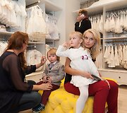 Dainė Baumilė su dukra