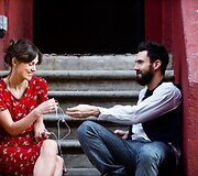 Keira Knightley ir Adamas Levine'as filme &bdquo;Dar kartą, i&scaron; naujo&ldquo; plakatas