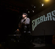 Everlast koncerto akimirka