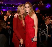Jennifer Aniston ir Emily Blunt 