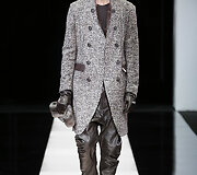 &bdquo;Giorgio Armani&ldquo; kolekcijos modelis