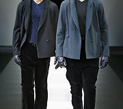&bdquo;Giorgio Armani&ldquo; kolekcijos modelis