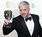 Anthony McCartenas apdovanotas už geriausią adaptuotą scenarijų filmui &bdquo;Visko teorija&ldquo;