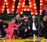 Markas Ruffalo, Scarlett Johansson, Chrisas Hemsworthas, Jeremy Renneris, Chrisas Evansas ir Robertas Downey jaunesnysis