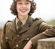 Sarah Gadon filme &bdquo;Naktis be karūnos&ldquo;