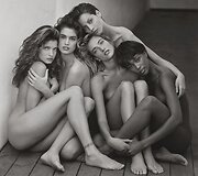 Stephanie Seymour, Cindy Crawford, Christy Turlington, Tatjana Patitz ir Naomi Campbell (1989 m.)