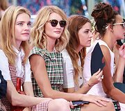 Natalia Vodianova, Rosie Huntington-Whiteley ir Riley Keough &bdquo;Christian Dior&ldquo; kolekcijos pristatyme