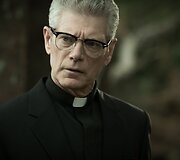 Stephenas Langas filme &bdquo;Apsėstieji&ldquo;