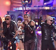 Wisin, Mohombi ir Pitbullis