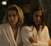 Ana de Armas ir Lorenza Izzo filme &bdquo;Tuk tuk tuk&ldquo;