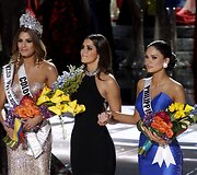 &bdquo;Mis Kolumbija&ldquo; Ariadna Gutierrez, &bdquo;Mis Visata 2014&ldquo; Paulina Vega ir naujoji &bdquo;Mis Visata&ldquo; Pia Alonzo Wurtzbach