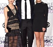 Lucy Hale, Ian Hardingas ir Ashley Benson