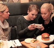 &bdquo;69 danguje&ldquo; su Evelina Akelyte