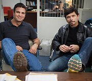 Žurnalistas Mike'as Rezendesas ir jį filme &bdquo;Sensacija&ldquo; įkūnijęs aktorius Markas Ruffalo