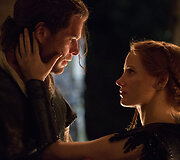 Chrisas Hemsworthas ir Jessica Chastain filme &bdquo;Medžiotojas ir Ledo karalienė&ldquo; 