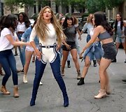 Jennifer Lopez vaizdo klipe &bdquo;Ain't Your Mama&ldquo;