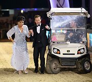 Shirley Bassey ir Declanas Donnelly