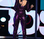 Vedėja Tracee Ellis Ross