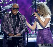 Stevie Wonderis ir Tori Kelly