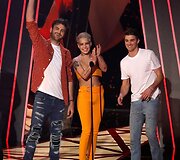 &bdquo;The Chainsmokers&ldquo; duetas Alexas Pallas ir Drew Taggartas bei Halsey