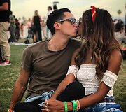 Jasmine Tookes su draugu