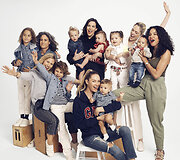 Liv Tyler, Candice Swanepoel, Coco Rocha, Jurnee Smollett-Bell ir Ali ir Cass Bird su vaikais