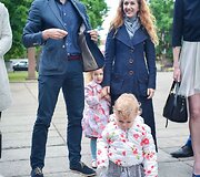 Gintarė ir Tomas Slaugalviai su dukromis