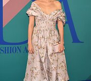 Amanda Peet